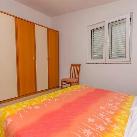 Apartment Adriatic - With Beautiful Garden