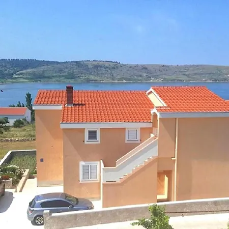 Adriatic - With Beautiful Garden Apartment *