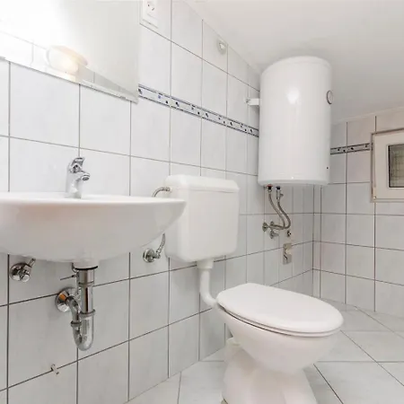 Apartment Adriatic - With Beautiful Garden Rtina