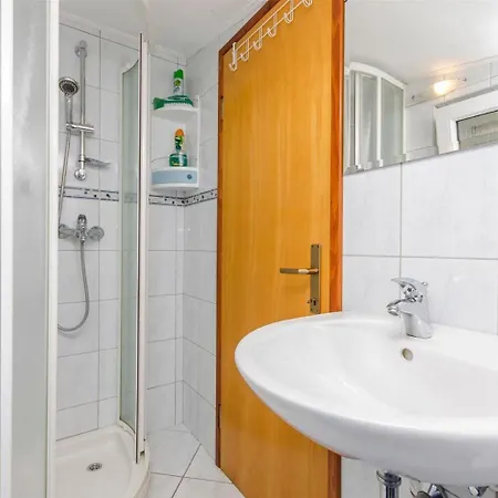 Adriatic - With Beautiful Garden Apartment *