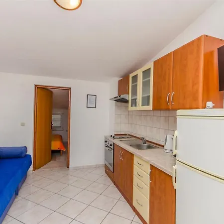 Apartment Adriatic - With Beautiful Garden