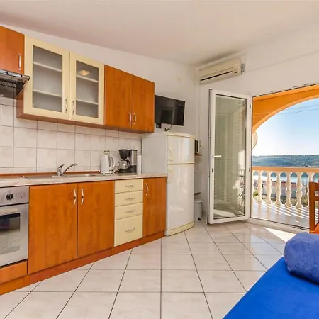 Adriatic - With Beautiful Garden Apartment *