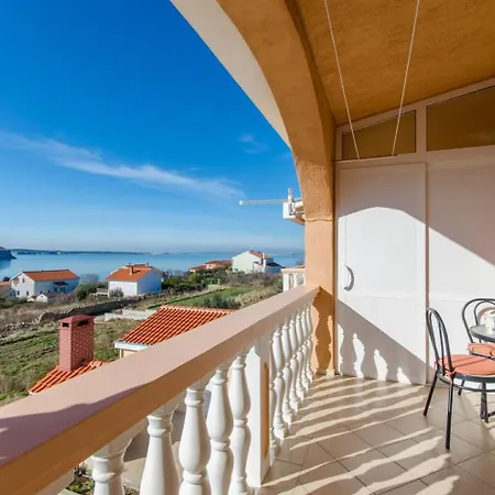 Apartment Adriatic - With Beautiful Garden