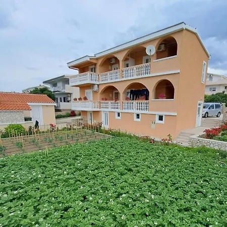Adriatic - With Beautiful Garden Apartment *