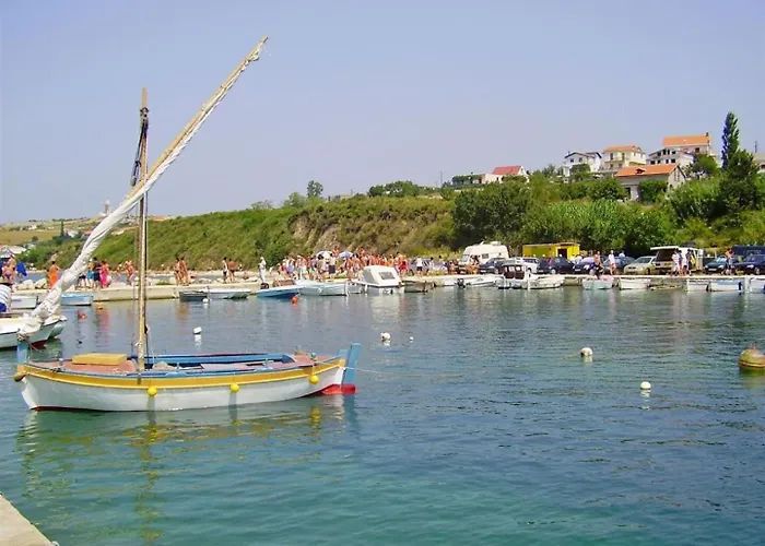 Adriatic 아파트 르티나