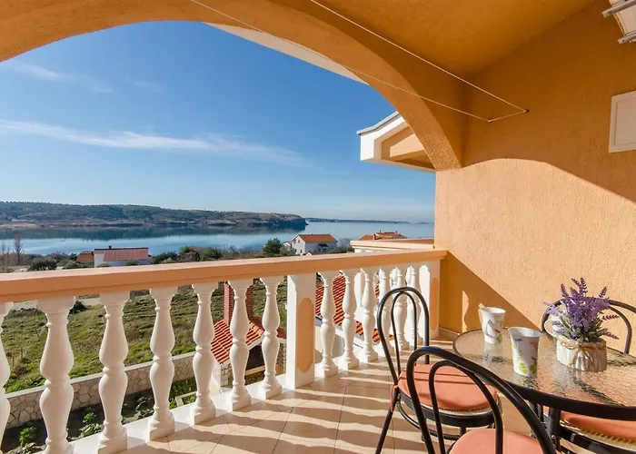 Adriatic 아파트 르티나